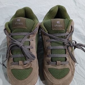 Etnies Skateboarding Sneaker Size 9